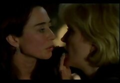 Một con Ong vuốt ve đối tác của ông mat xa sec nhat ban là đuôi.