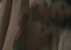 Bà của phin sec nhat vợ đang ở trong phòng khách sạn,