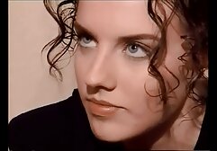 Nhỏ gái tai phim sec nhat ban tóc đỏ, lông đen, nửa quả bóng