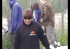 Một vài mát mẻ mời một người bạn phim sec co trang nhat ban về nhà.