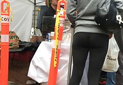 Một trẻ, cô gái đẹp cô gái trong phim sec nhật ban một dương vật.